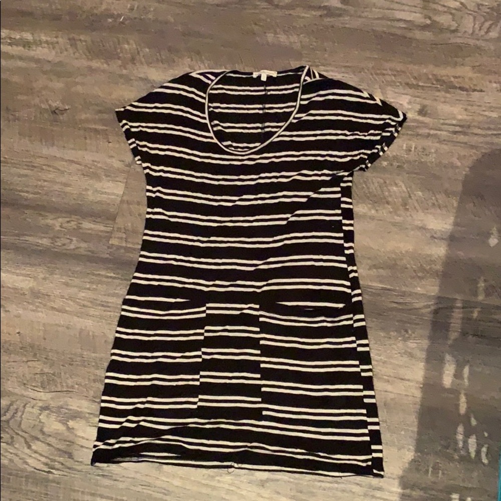 Black and white stripped T-shirt dress w pockets